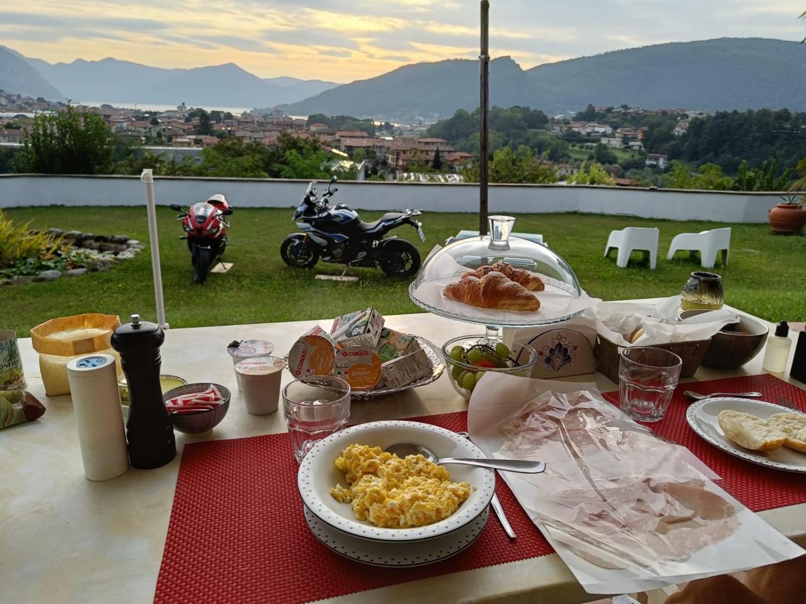 Villongo SantʼAlessandro B&B La Fenice Sul Lago المظهر الخارجي الصورة